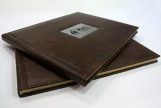 Фотокнига из кожи со вставкой Газпром 220