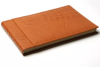 Книга натуральная кожа «Крокодил» 53