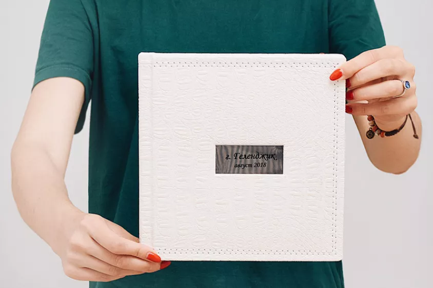 Фотокнига с металлической вставкой пример